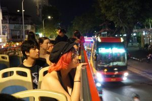 TPHCM là nơi đầu tiên tại Việt Nam có tour đêm 24/24 bằng xe buýt 2 tầng.