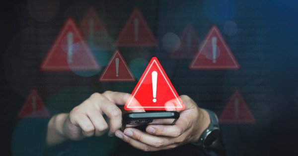 Chủ sở hữu điện thoại thông minh đã được cảnh báo về loại mã độc tấn công (trojan) có thể đánh cắp dữ liệu trên thiết bị của họ.