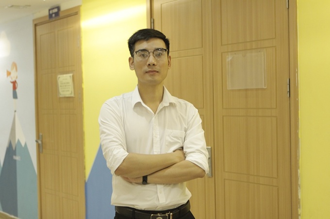 Thầy Nguyễn Quyết Thắng, giáo viên Hệ thống Giáo dục HOCMAI.