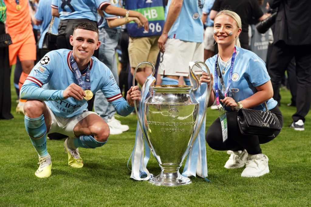 Bạn gái của Phil Foden - Rebecca Cooke trong ngày bạn trai nâng cao danh hiệu EPL 2024