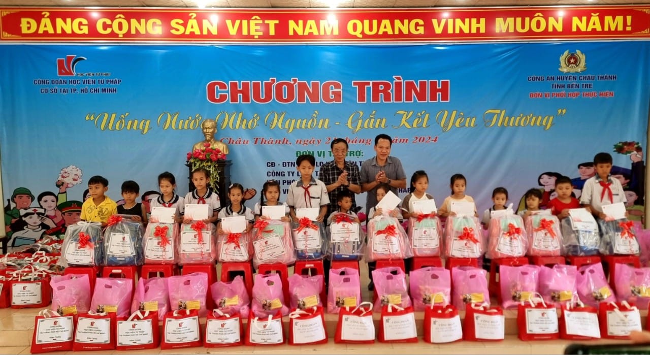 Học viện Tư pháp: Phát huy đạo lý “uống nước nhớ nguồn”, “đền ơn đáp nghĩa” 