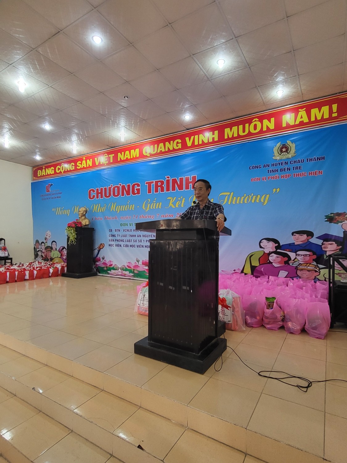 Học viện Tư pháp: Phát huy đạo lý “uống nước nhớ nguồn”, “đền ơn đáp nghĩa” 