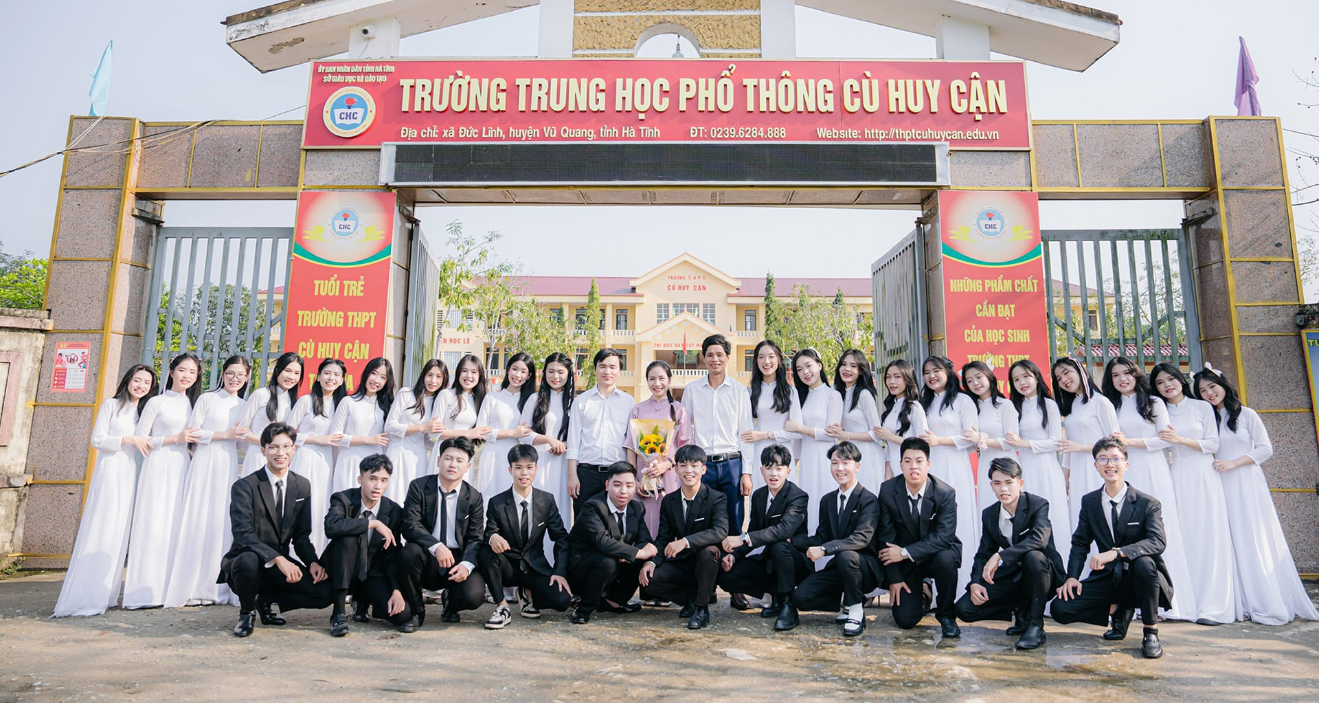 Hay lạ: Lớp học miền núi có 100% thí sinh đậu Đại học 