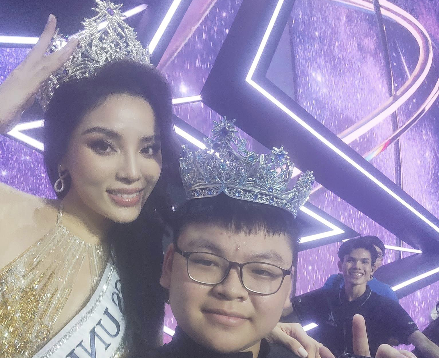 Chuyện khó tin: cậu bé 13 tuổi thiết kế vương miện Miss Universe Vietnam 2024