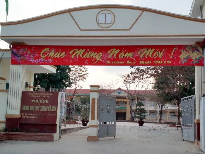 Khởi tố một hiệu trưởng trường THPT lạm thu tiền học sinh