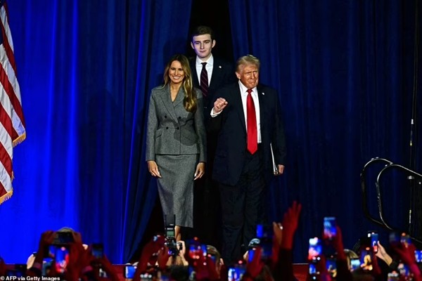 Ông Donald Trump tiết lộ bí mật giúp con trai út Barron Trump cao đến hơn 2 mét