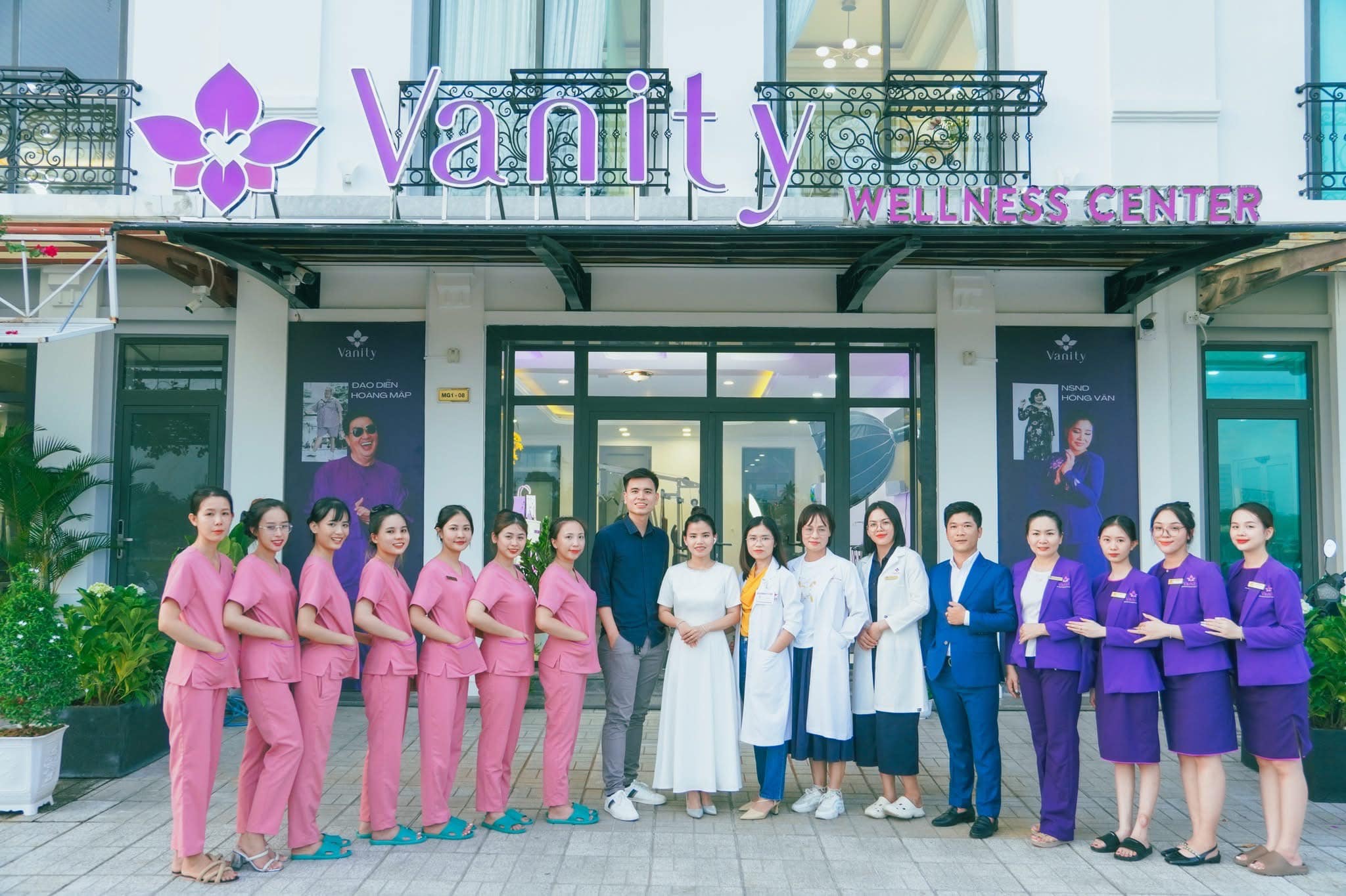 " Sao Việt" tưng bừng đến khai trương Vanity Cần Thơ