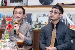 https://aotrang.vn/wp-content/uploads/2025/03/khi-bac-si-tim-viet-nhac_67db6e8f3807d.jpeg