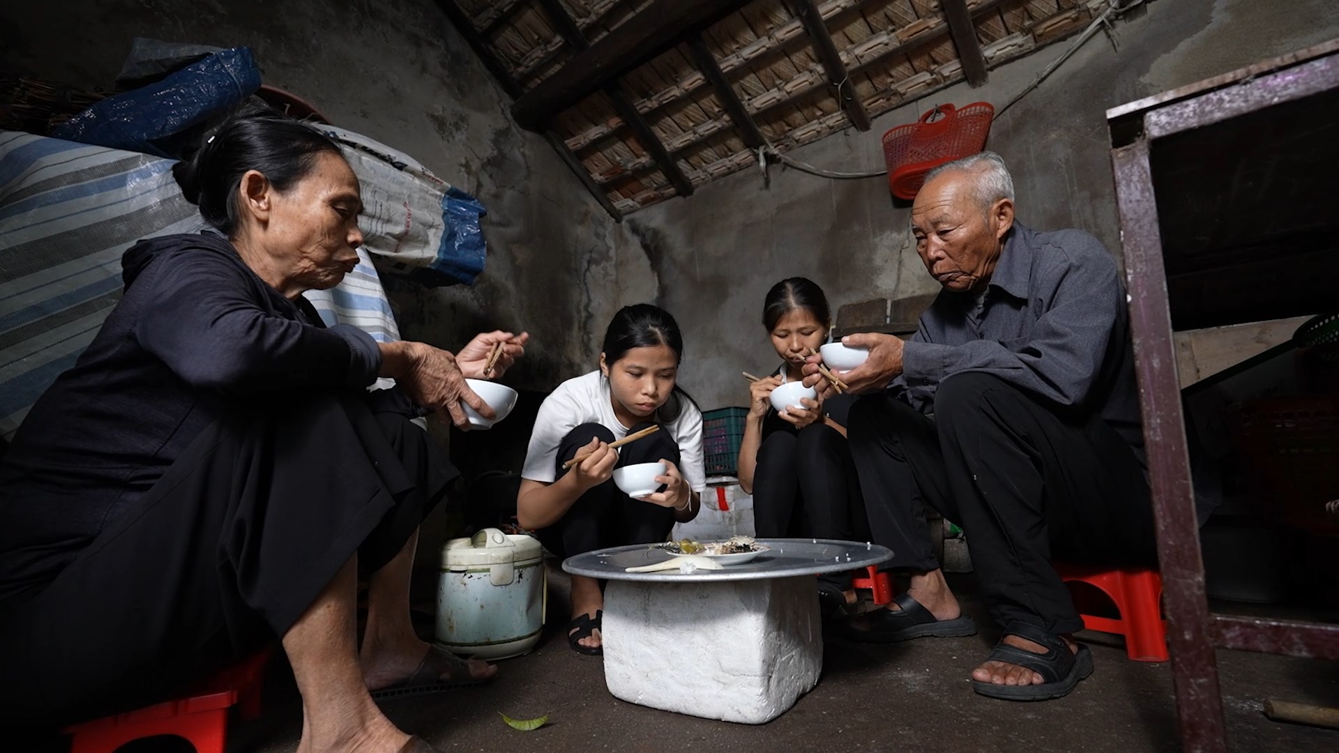 em Hà Thị Thu Na (2008), ở huyện Kỳ Anh, tỉnh Hà Tĩnh