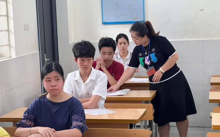 Những vật dụng cấm mang vào phòng thi lớp 10 THPT