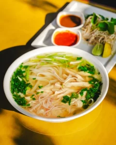 Món phở gà tại nhà hàng của chị Kim Cương, ở thủ đô Kathmandu, Nepal, tháng 4/2024. Ảnh: Nhân vật cung cấp