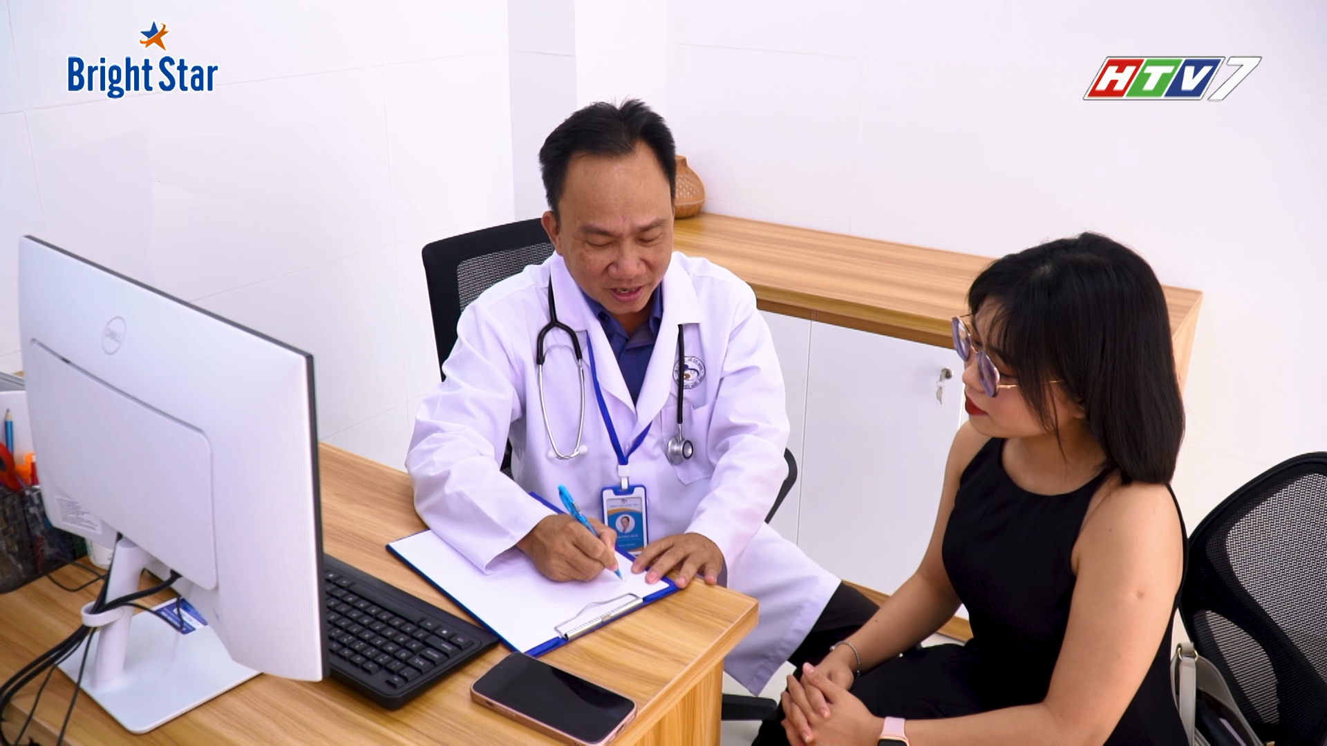 Thạc sĩ –Bác sĩ CKII Phan Sử là một chuyên gia thẩm mỹ hàng đầu Việt Nam