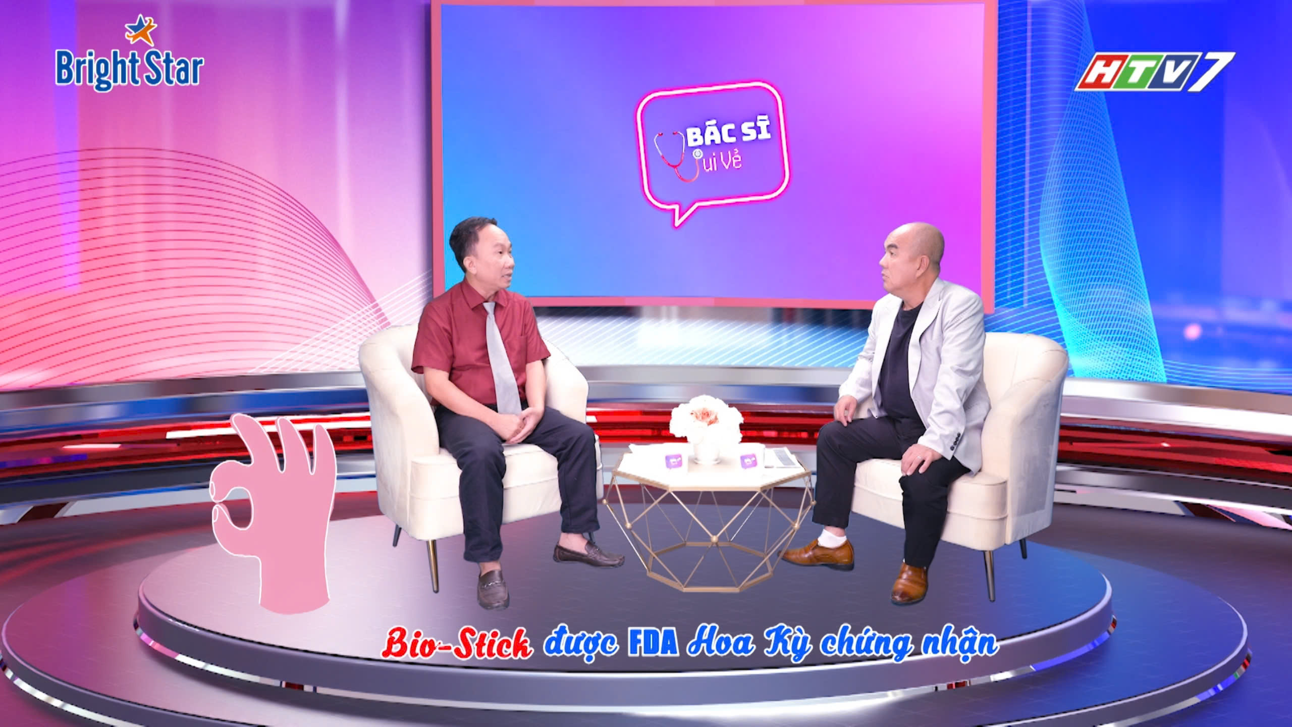 Bác sĩ vui vẻ Phan Sử nói về phẫu thuật thẩm mỹ không dùng chỉ khâu da Bác sĩ vui vẻ Phan Sử nói về phẫu thuật thẩm mỹ không dùng chỉ khâu da