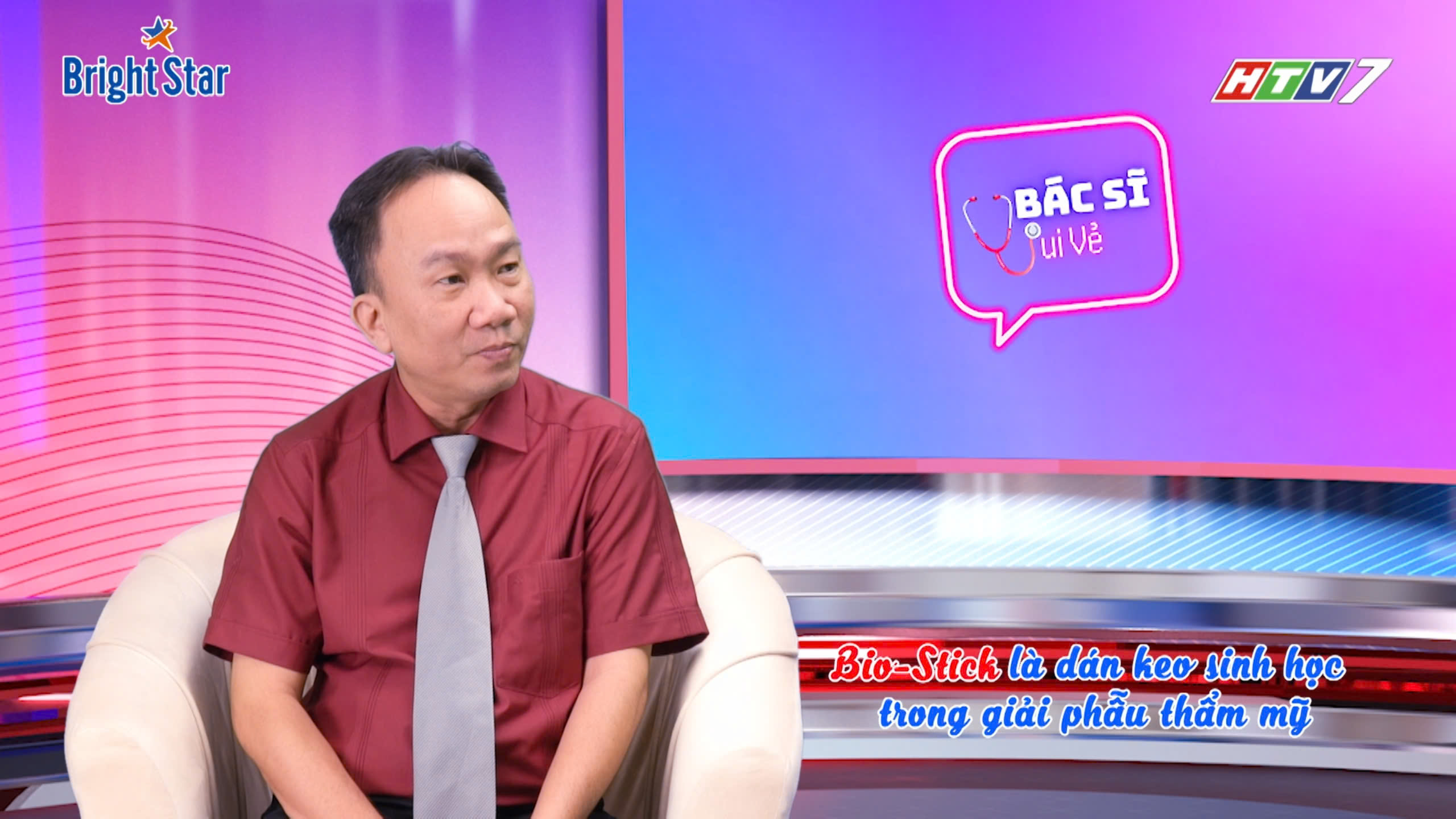 Bác sĩ vui vẻ Phan Sử nói về phẫu thuật thẩm mỹ không dùng chỉ khâu da Bác sĩ vui vẻ Phan Sử nói về phẫu thuật thẩm mỹ không dùng chỉ khâu da