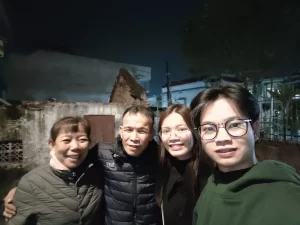 Nam bên gia đình. Ảnh: Nhân vật cung cấp