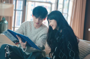 Khó Dỗ Dành (Bạch Kính Đình, Chương Nhược Nam) (Ảnh: Weibo). Khó Do Dành (Bach Kính Đình, Chương Nhưoc Nam) (Anh: Weibo).