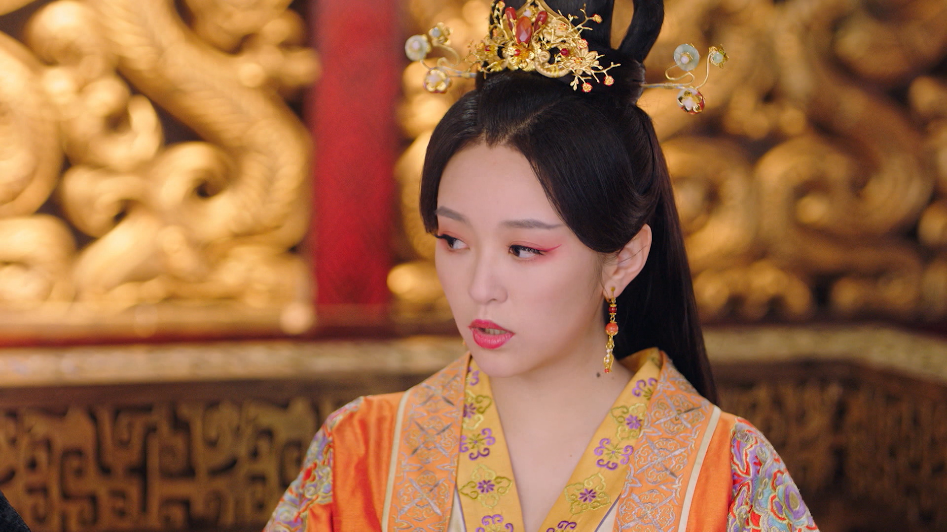 Nữ thần phản diện Hoàng Mộng Oánh tái xuất