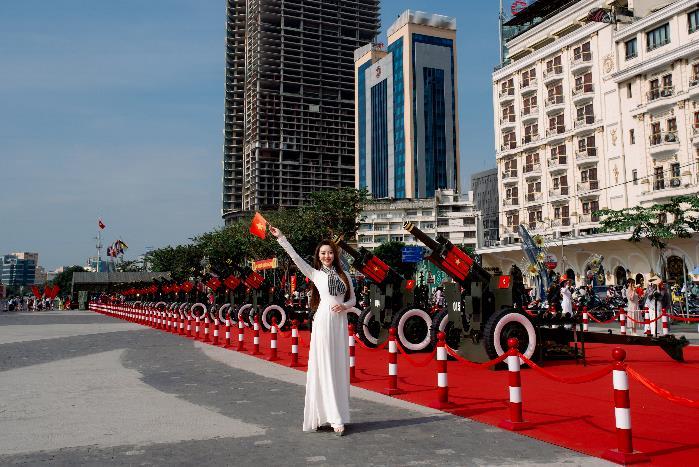 Á hậu MC Thư Đình chia sẻ niềm tự hào dân tộc dịp đại lễ 30/04
