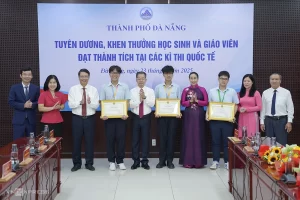 Giành giải nhì quốc tế với robot hỗ trợ trẻ nói lắp giá 2,5 triệu đồng