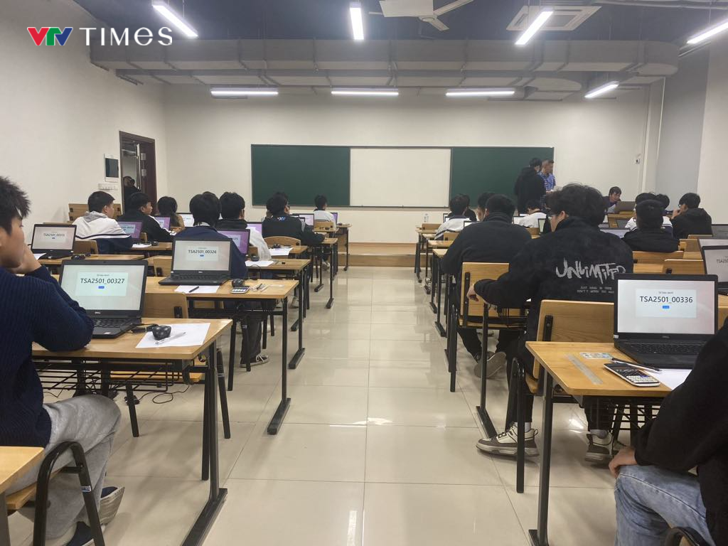 Học sinh 'trường làng' đỗ thủ khoa kỳ thi đánh giá tư duy ĐH Bách khoa Hà Nội