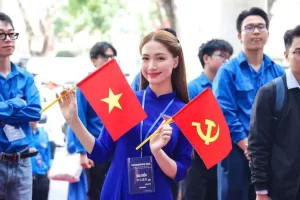 Ca sĩ Hòa Minzy, Phương Mỹ Chi, Double2T... được tuyên dương thanh niên làm theo lời Bác
