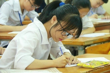 Đề thi thử tốt nghiệp THPT môn Văn năm 2025 và đáp án
