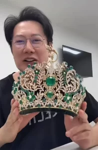 Ông Nawat nhắc đến Hoa hậu Thuỳ Tiên trong buổi livestream mới đây.