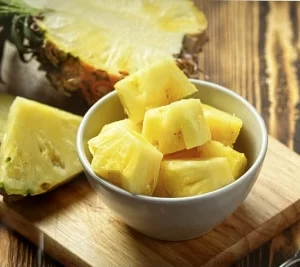 Người bị trào ngược acid có nên ăn dứa không?