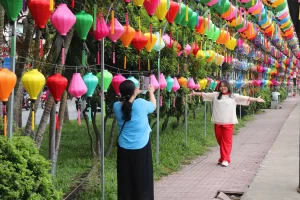 Nhiều người đến đây để chek-in, chụp ảnh ẢNH: THẢO PHƯƠNG