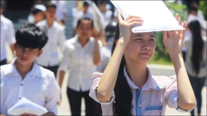 Để đảm bảo sức khỏe ôn thi, các bạn học sinh không ra ngoài trong thời tiết xấu