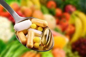 Một số loại thực phẩm chức năng và viên uống bổ sung nếu lạm dụng có thể tác dụng xấu đến sức khỏe. Ảnh: Hero Health