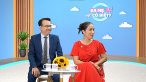 Tiến sĩ Đào Lê Hòa An và khách mời Diễn viên Cát Tường tại Talkshow Ba Mẹ Có Biết