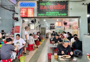 Cơm tấm Ba Ghiền là quán cơm tấm duy nhất ở Việt Nam được Michelin Guide gọi tên 3 năm liền. ẢNH: CAO AN BIÊN