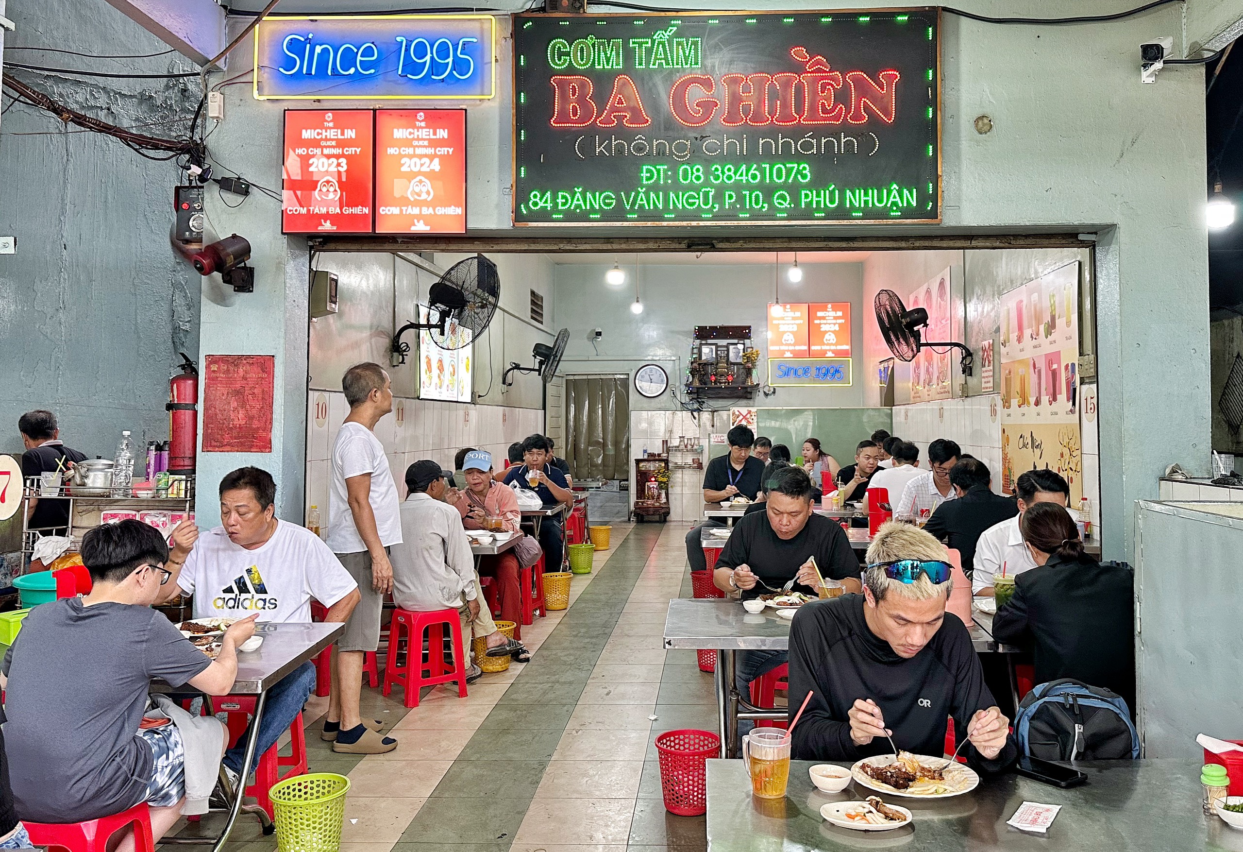 Cơm tấm Ba Ghiền là quán cơm tấm duy nhất ở Việt Nam được Michelin Guide gọi tên 3 năm liền. ẢNH: CAO AN BIÊN