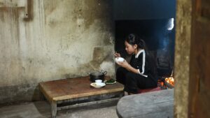em HOÀNG NGỌC MAI (2012), người dân tộc Tày, đang học lớp 7, Trường PTDTBT THCS xã Thái Bình, tỉnh Lạng Sơn