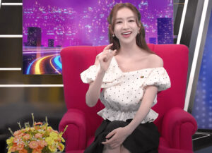 MC Á Hậu Hà Thu