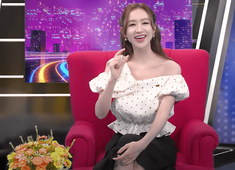 MC Á Hậu Hà Thu