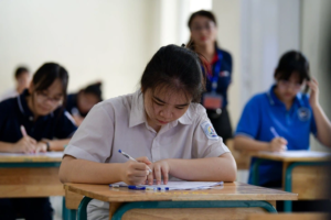 Thí sinh có rất nhiều cơ hội để lựa chọn nếu chẳng may trượt công lập. Ảnh minh hoạ