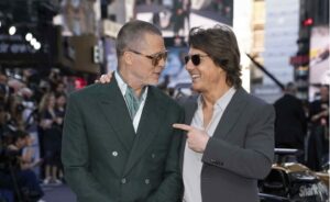 Tom Cruise và Brad Pitt tái hợp thảm đỏ sau 24 năm