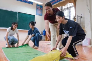 Gần 150 thí sinh được 'hộ tống' ăn, ngủ ở điểm thi tốt nghiệp