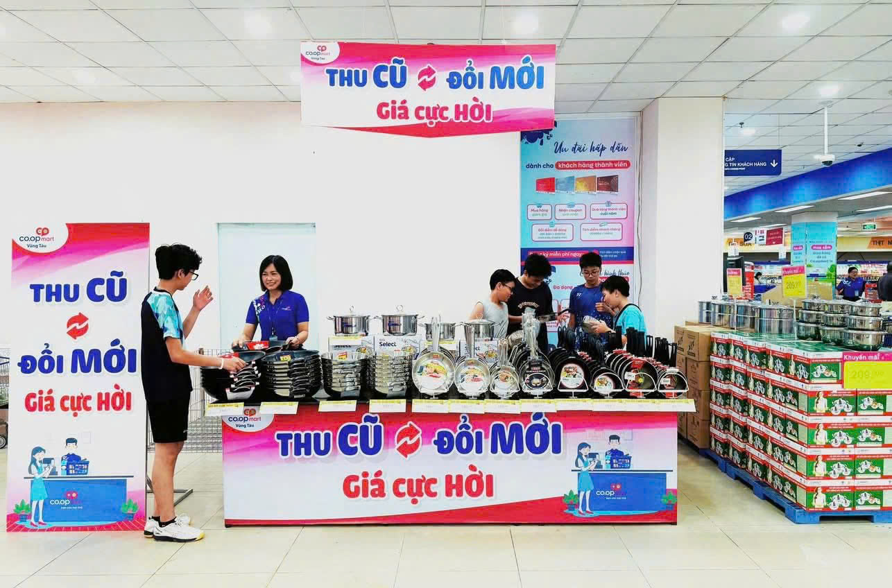 Đông đảo bạn trẻ rủ nhau trải nghiệm "Đại sứ xanh" 