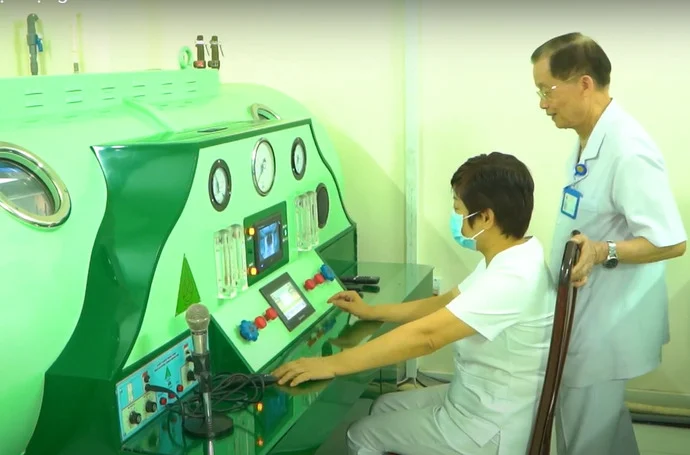 Theo bác sĩ Nguyễn Kim Phong, oxy cao áp giúp phục hồi nét tươi trẻ cho làn da một cách tích cực