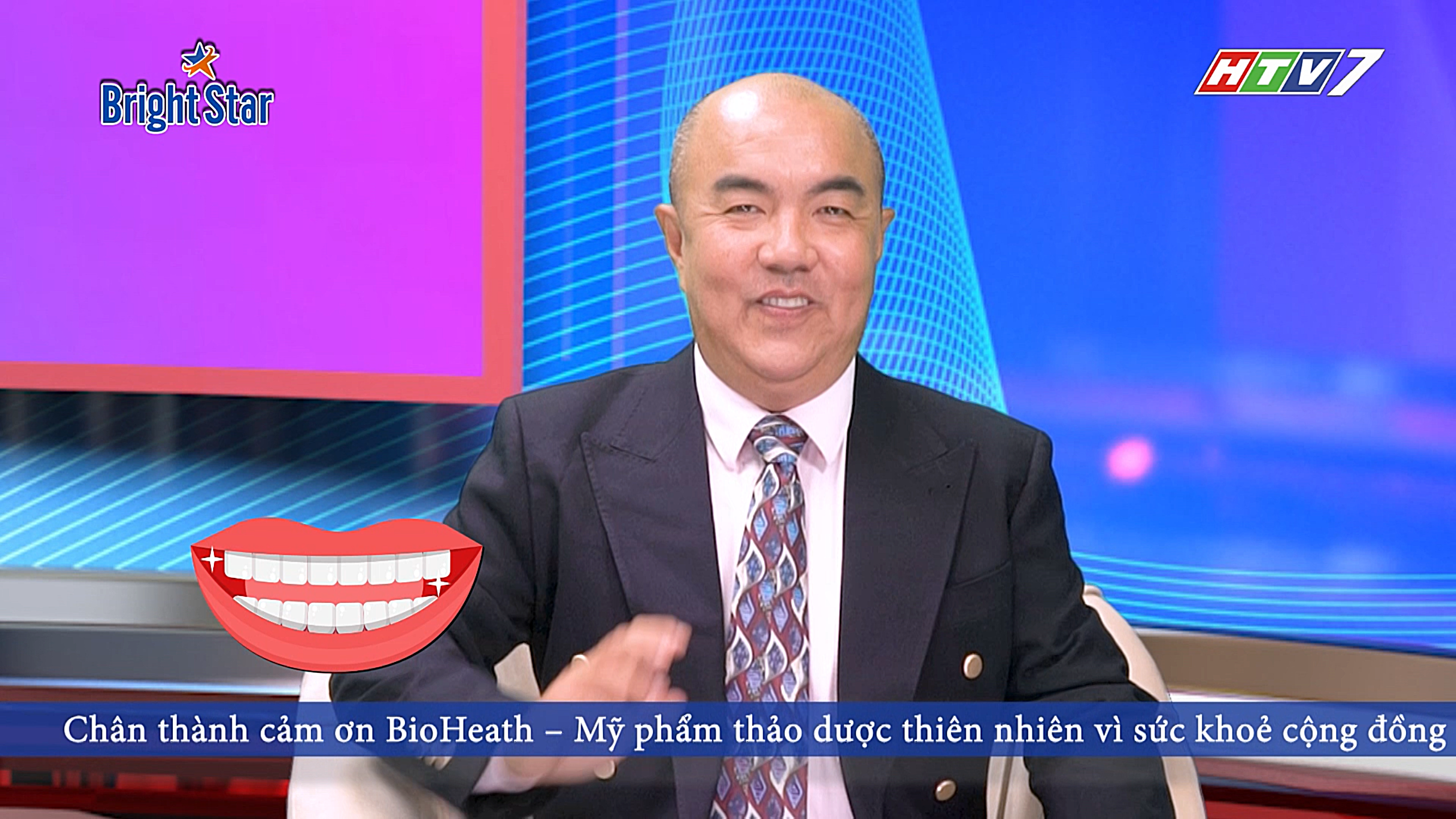 Răng không vui, người khó cười 