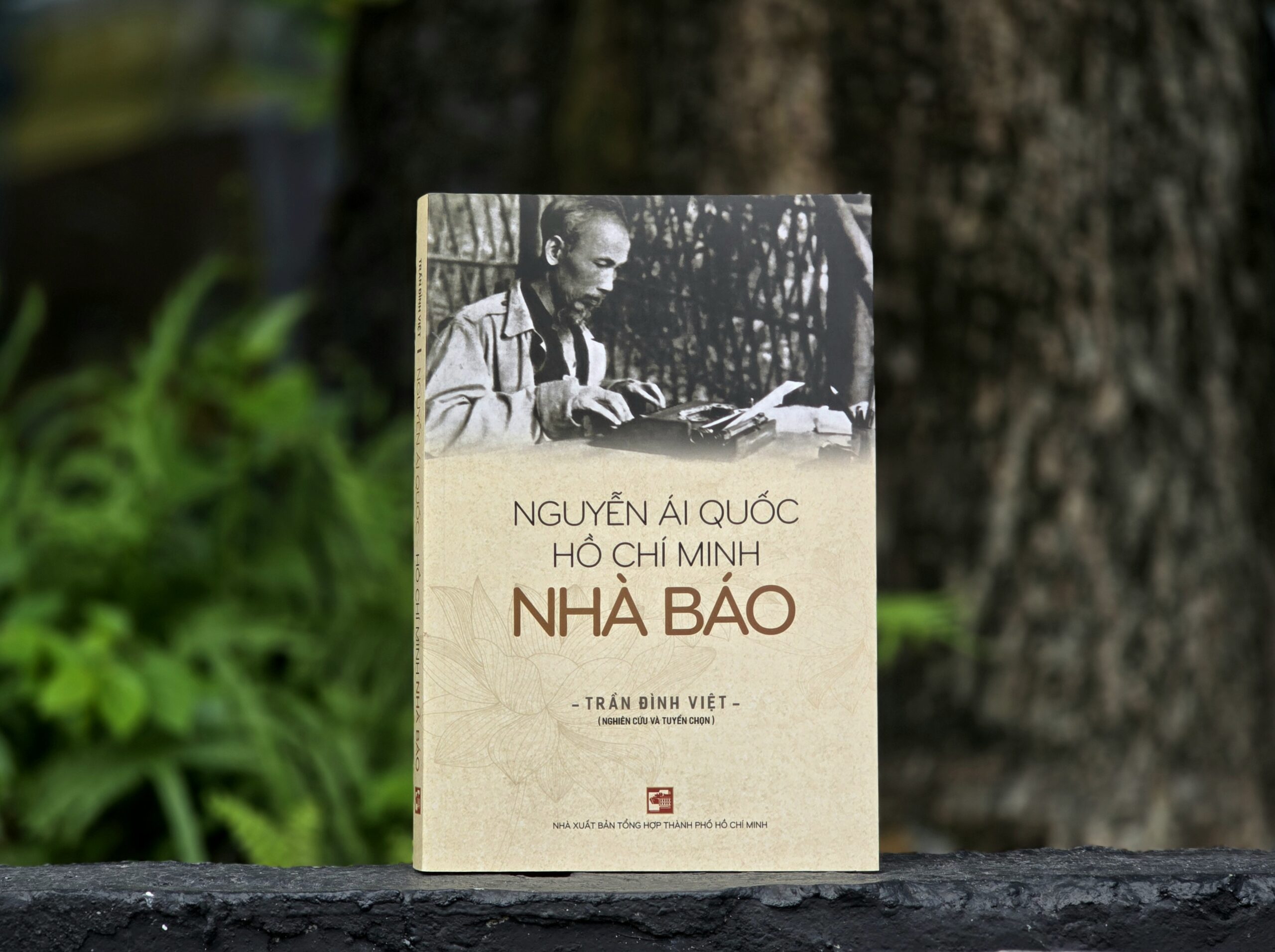 Sách hay về nhà báo Nguyễn Ái Quốc - Hồ Chí Minh