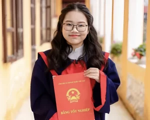 Trần Thùy Linh, thủ khoa lớp 10 chuyên Toán, trường THPT chuyên Trần Phú năm 2025. Ảnh: Nhân vật cung cấp