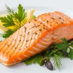 Bên cạnh ánh nắng mặt trời, vitamin D còn có trong cá hồi, trứng, sữa...