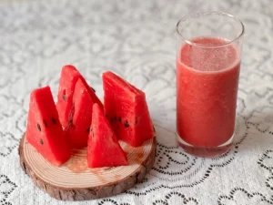 Người bệnh tiểu đường nên ưu tiên ăn trái cây tươi, hạn chế nước ép. Ảnh: Bảo Bảo