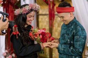 H'Hen Niê và chồng là Nhiếp ảnh gia Tuấn Khôi - (ảnh: Fanpage H'Hen Niê).