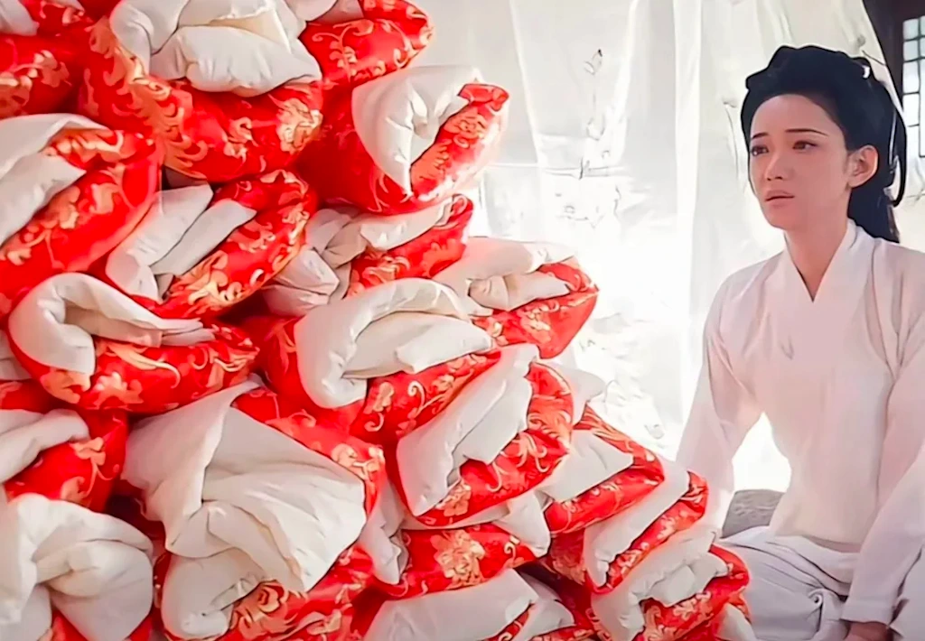 Phim ngắn Trung Quốc gây sốc với chi tiết nữ chính sinh 99 người con, xếp chồng lên nhau như núi. ẢNH: CHỤP MÀN HÌNH