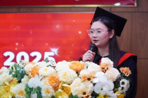 Nữ thủ khoa gửi lời cảm ơn đến thầy cô, gia đình và bạn bè